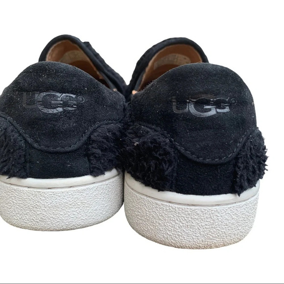 UGG Rocco Fuzzy Black Slip on sneaker size 6 - Picture 7 of 8